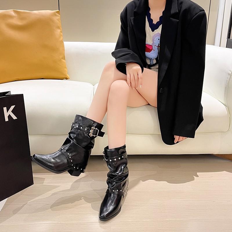 Korean version of rivet belt buckle medium heel short boots women's autumn new black cool stacking boots thin knight boots