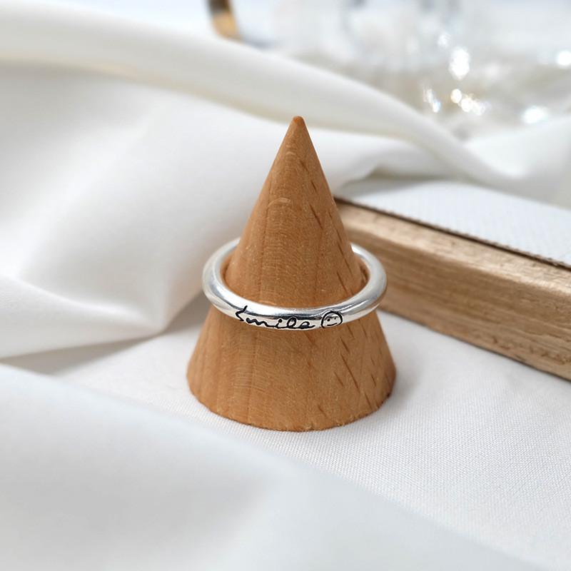 Beautiful S925 Silver Women s Ring With Retro Smile Face For Gift Giving