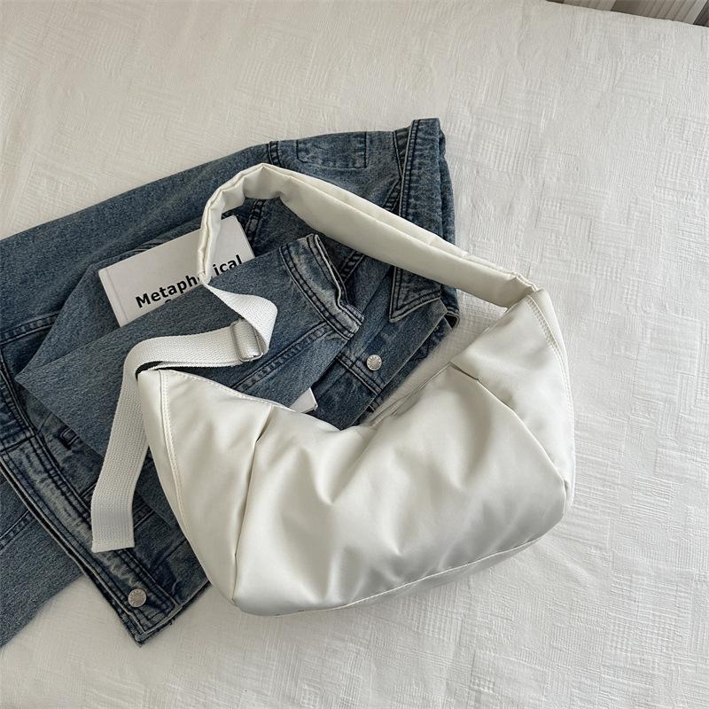 Moda Kadın Büyük Kapasiteli Çapraz Omuz Çantası Aşağı Pamuklu Rahat Basit Ve Çok Yönlü