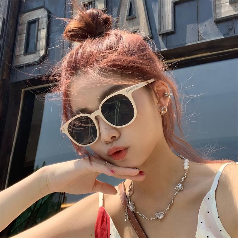 Ultra-light Polarized Sunglasses with White Frames for Women, High-end Trendy, Slimming for Large Faces, Summer Sun Glasses with UV Protection