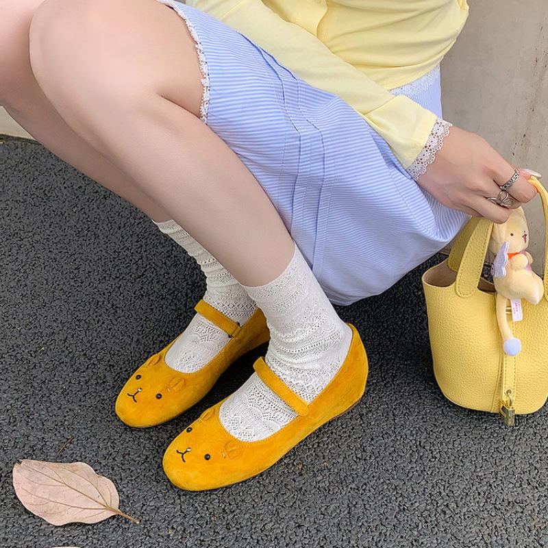 

New women s casual single shoes non-slip soft sole large size comfortable time low heel sheepskin women s shoes round head leather single shoes 39 жёлтый