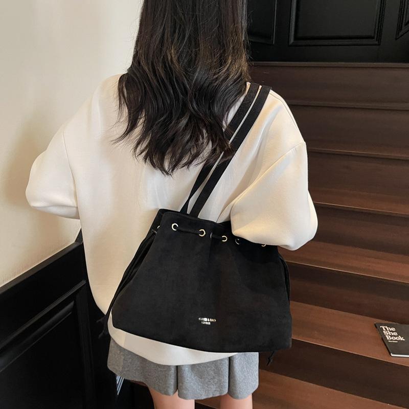 Large Capacity New Tote Bag 2025 Suede Casual Korean Version Ins Versatile Portable Shoulder Bag Fashion Trendy Light Luxury