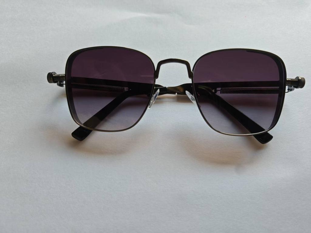 New Arrival Vintage Hip Hop Square Sunglasses Women Men Punk Sun Glasses Eyewear  for Male Female Metal Glasses