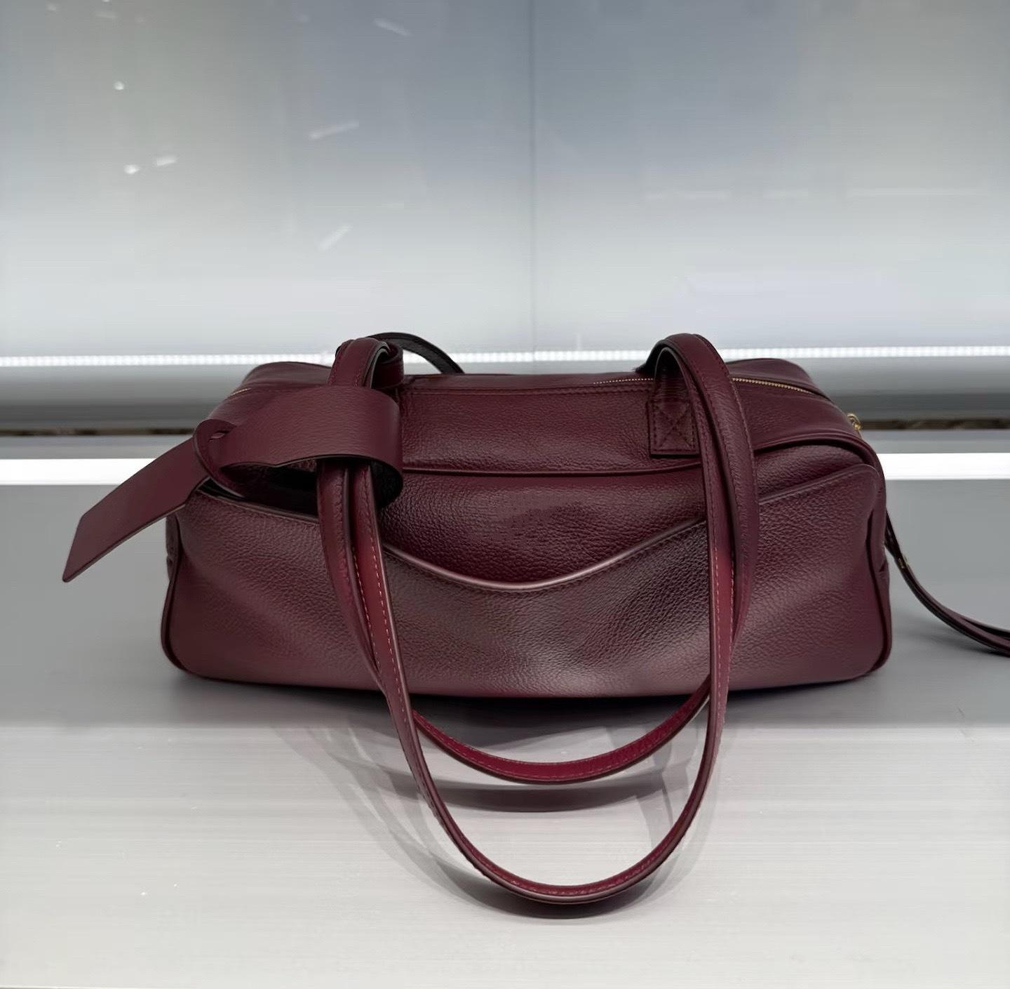 

Сумка-боулинг из натуральной кожи для головы, сумка через плечо из натуральной кожи, сумка-подушка для тостов, сумка-подушка, большая вместительная сумка для поездок на работу Small size: 31 x 12 x 12cm