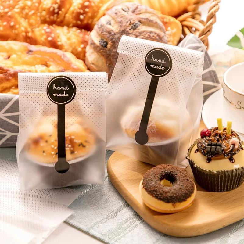 50Pcs Saco de biscoito de plástico com adesivo DIY feito à mão Chocolate Snack Cupcake Baking Wrapping Wedding Birthday Party Gift Packaging