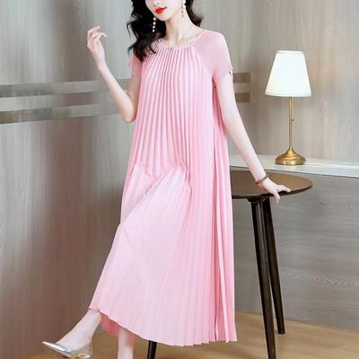 Plus Size Pink Dress with Loose Fit and Three-dimensional Pleats