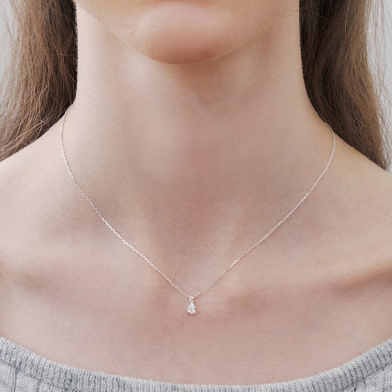 engbrox Petit Dew Cubic Necklace