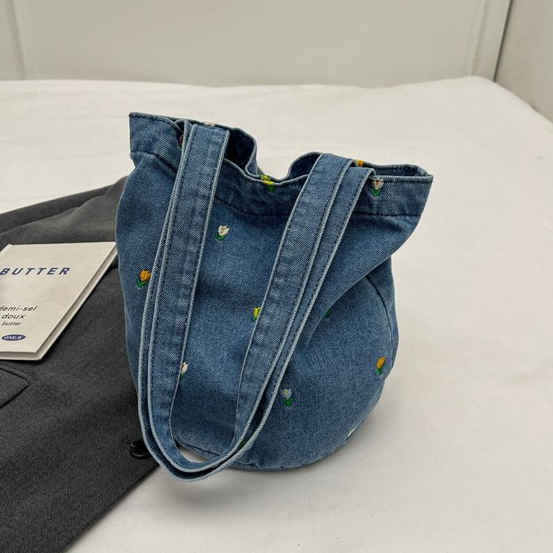 Джинсовая сумка-ведро в студенческом стиле — фото 10