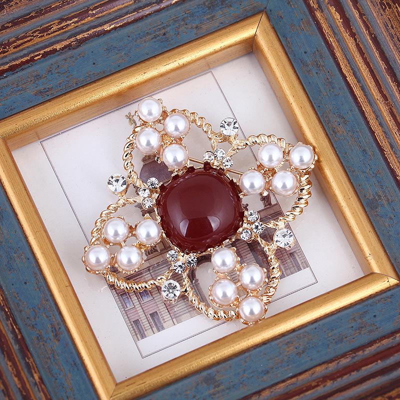 Fashion Atmospheric Literary Pearl with Diamonds Brooch Pin Buckle Large Clothes Accessories Accessories Shawl Long-Lasting Color Exquisite Brooch