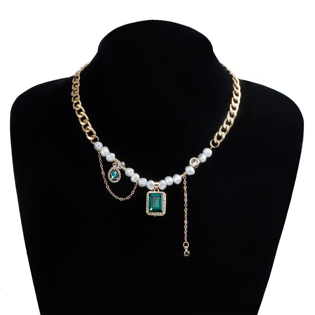 Fashionable Women's Choker Necklace with Green Zircon and Imitation Pearls Highlighting Neckline Elegant Charm