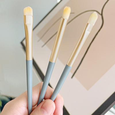 Set of 3 Eyeshadow Brushes for Precise Application Soft Synthetic Bristles Durable Handles Suitable for Makeup Blending Detailing and Shading