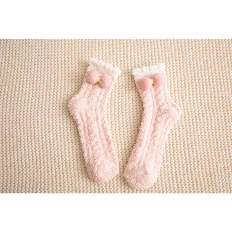 Women's Autumn and Winter Coral Fleece Postpartum Socks, Thickened Warm Mid-calf Socks, Versatile and Cute Sleeping Socks for Home Use