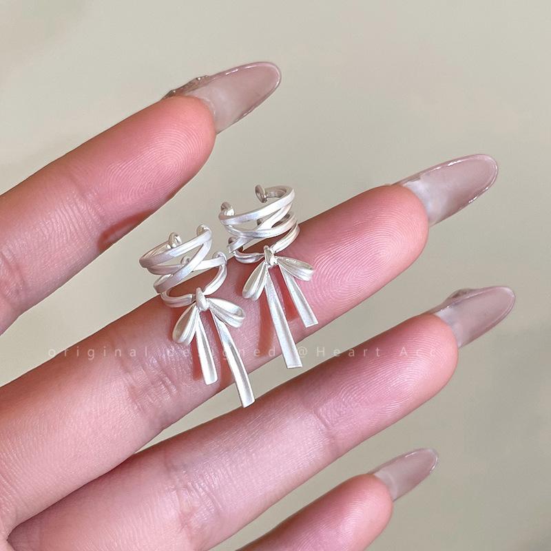 Ballet-Inspired Bow Ribbon Ear Cuff: Elegant No-Piercing Earring for Women, 2024
