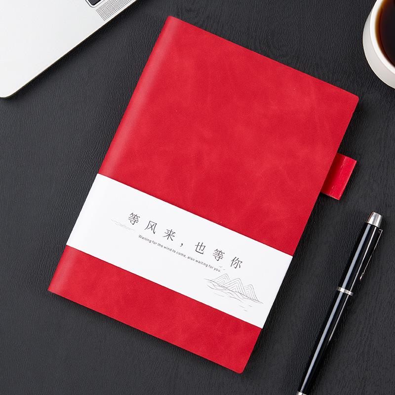 Maßgeschneidertes Business-Notizbuch aus weichem Leder mit Stifthalter