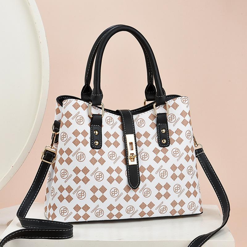 Fashion Messenger Bag Classic Retro Portable Women's Versatile Large Bag Shoulder Bag