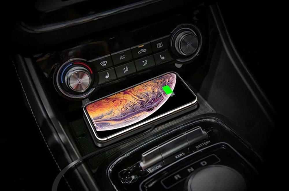 Qi Inductive Car Charger Docking Stand C1