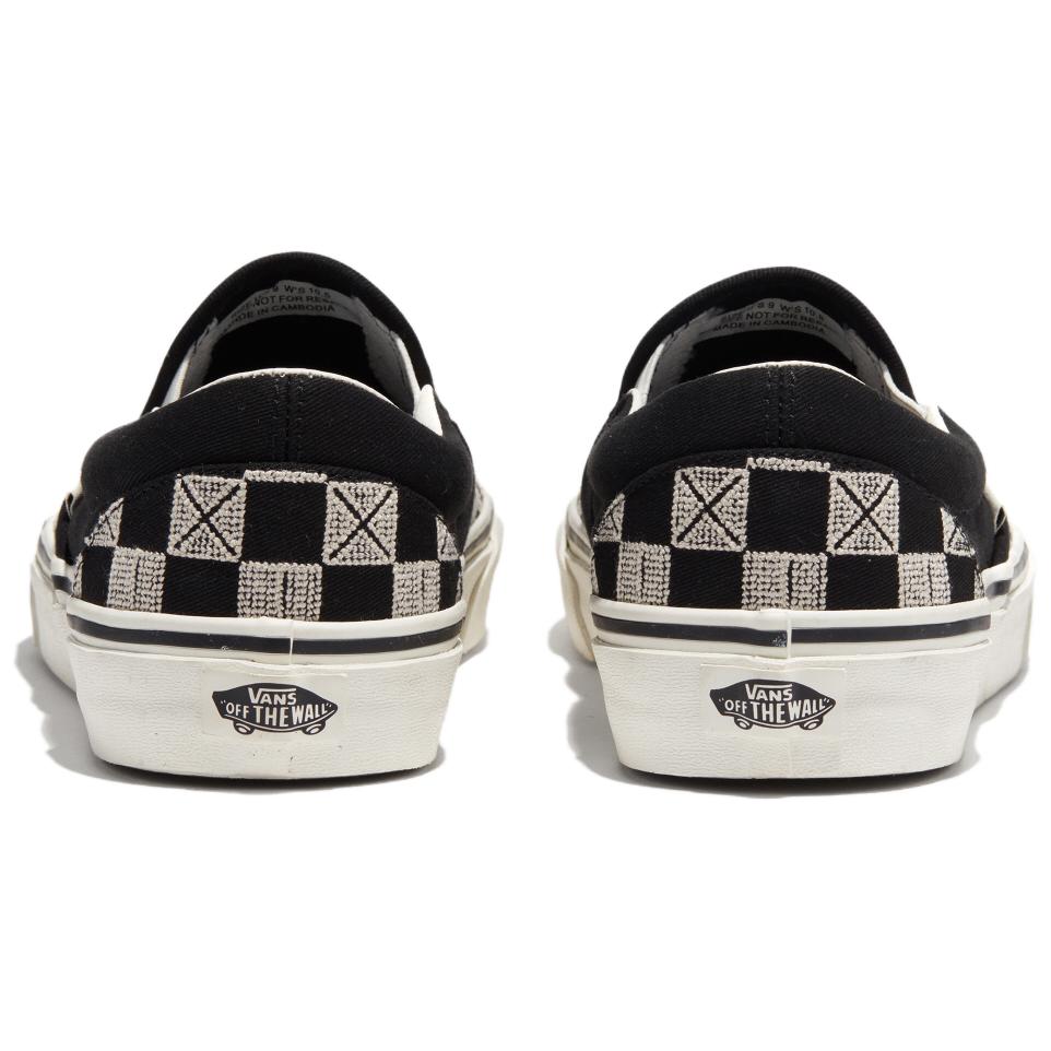 Vans Classic Slip-On Casual Lightweight Comfortable Durable Low-Top Skate Shoes Unisex Sneakers Black VN000BVZCJJ