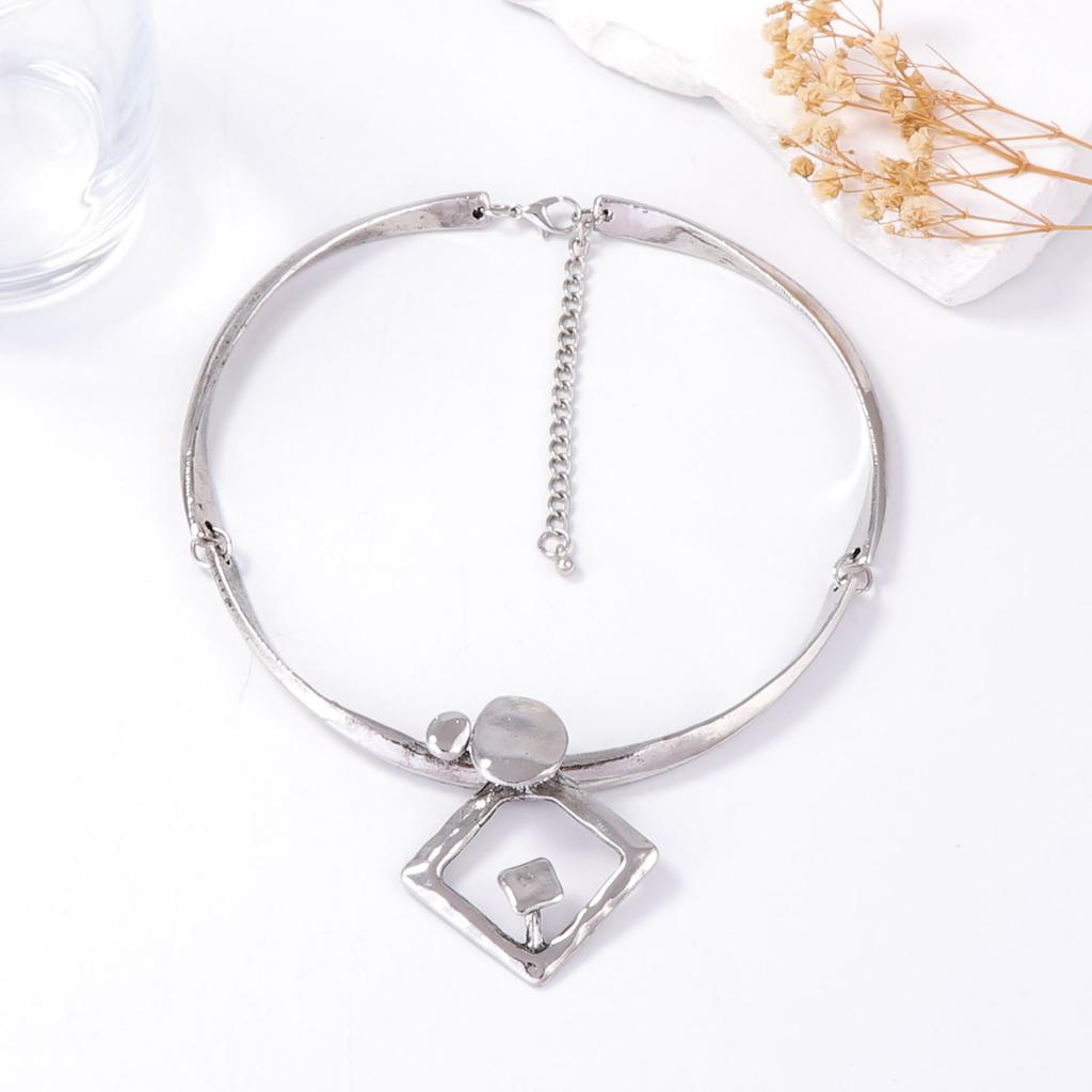 Personality Retro Trend Punk Niche Design Sense Irregular Articulation Geometric Round Alloy Necklace Women