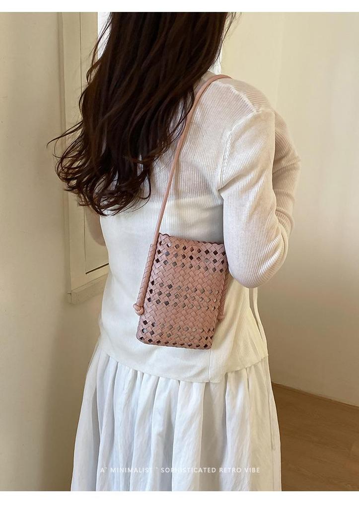 Korean INS Style Woven Hollow Shoulder Bag - Women's Summer Commuter Square Bag
