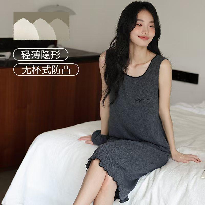 

nightgown with chest pad women s summer ice silk threaded short sleeve new knee-length skirt can be worn outside at home M