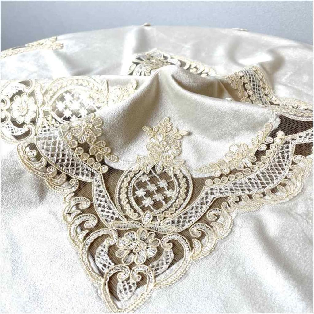 Elegante Tischdecke aus italienischer Spitze, Beige, 85x85cm, für Schönheitssalons und Nagelstudios, 12116TC