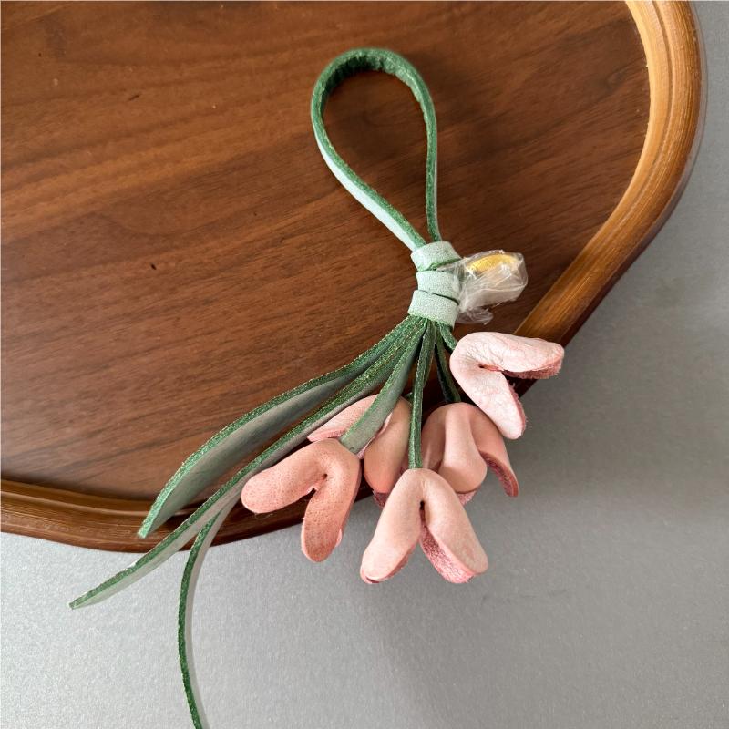 Handmade Floral Gold Embellied Top Layer Genuine Leather Bag Charm Real Leather Accory For Bags Pendants