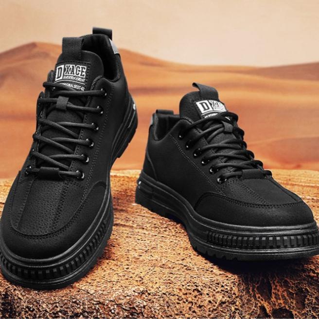 High Quality New Men Shoes Non Slip Wear-resistant Sneakers Men Soft Sole Comfortable Platform Shoes for Men Zapatos De Hombre