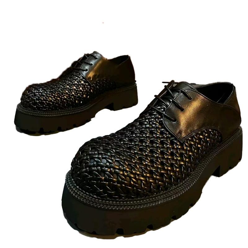 Summer men's sandals hand-woven breathable business dress casual big head leather shoes hollow inner heightening hole shoes