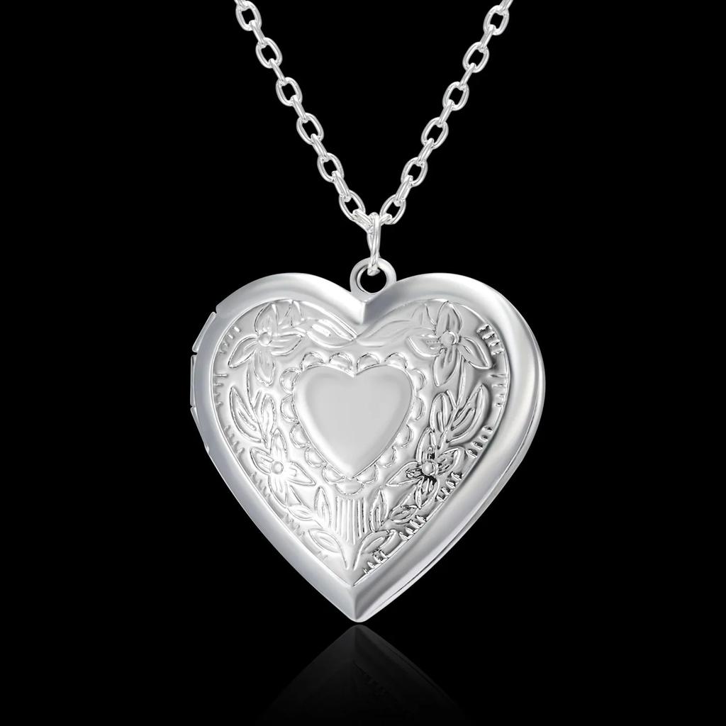 Nuovo Apribile a Forma di Libro Incrociato Scatola Portafoto Ciondolo Collana per Donne Uomini Fascino Intagliato Immagine Gioielli Credenza Regalo 2026