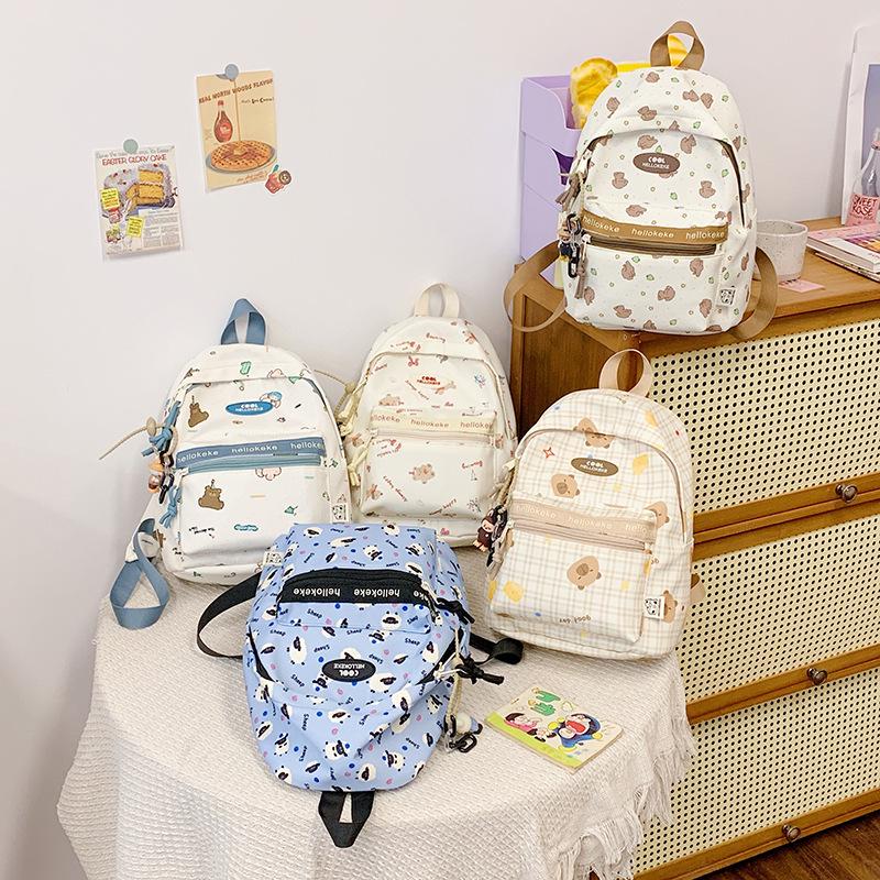 Japansk Söt Lättvikt Nisch Söt Ryggsäck: Flickaktig skolväska med dubbla axelremmar och stor kapacitet