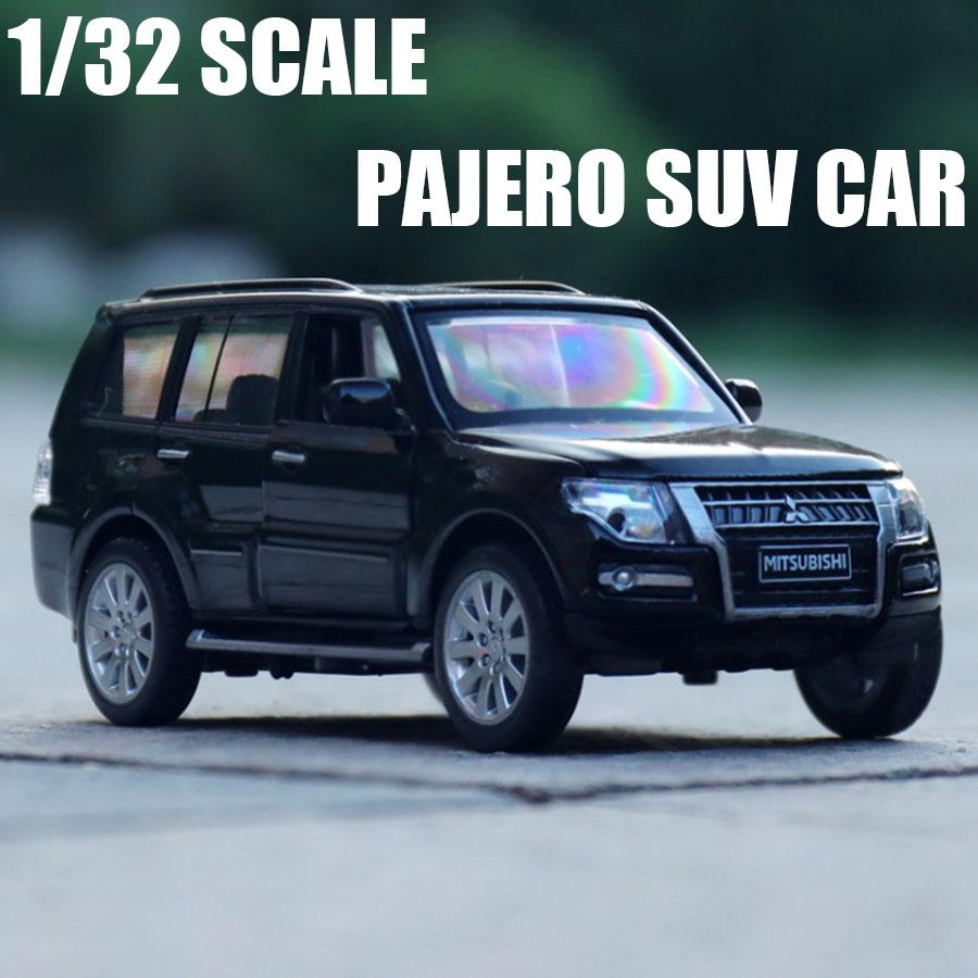 1/32 Mitsubishi PAJERO Slitinové auto Odlitky a Hračková vozidla Kovový Simulační model auta Natahovací Zvukové Světlo Dětský dárek