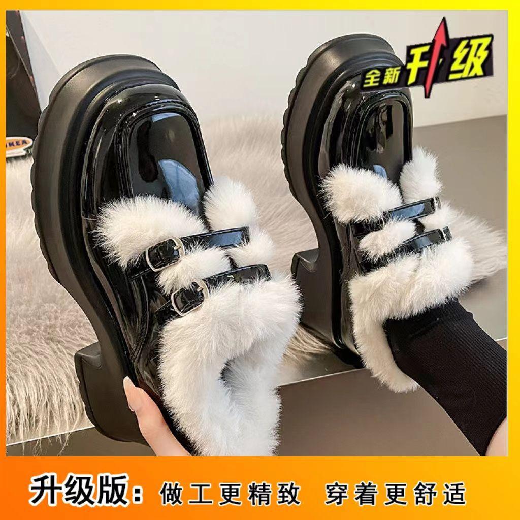 Thick-soled versatile patent leather loafers women's 2025 autumn and winter new velvet cotton shoes black small leather shoes fluffy shoes