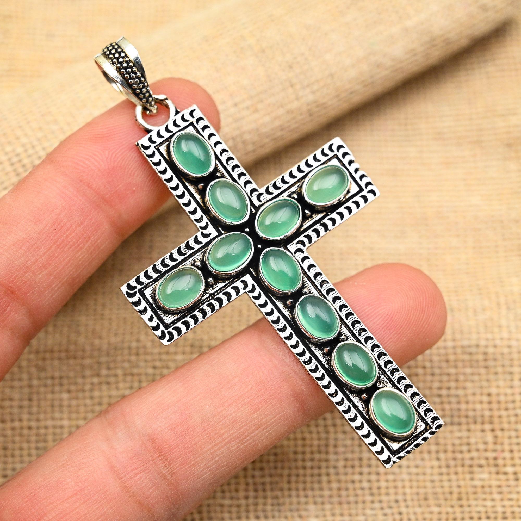 

Green Onyx Gemstone Handmade 925 Sterling Silver Jewelry Pendant For Engagement Gift
