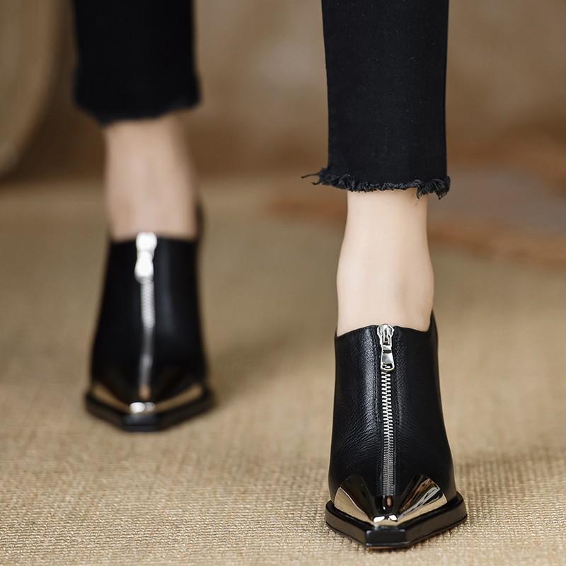 British Anti-collision Metal Head Black Small Leather Shoes Women's Autumn 2024 New Deep Mouth Single Shoes Pointed High Heels