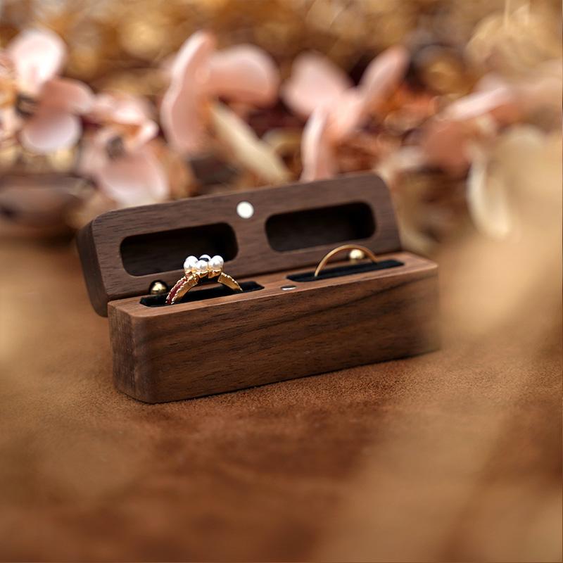 1PC Ring Earring Holder for Wedding Proposal Soft Lining Double Slot Walnut Wooden Romantic Ring Box Gift Display Packaging Case