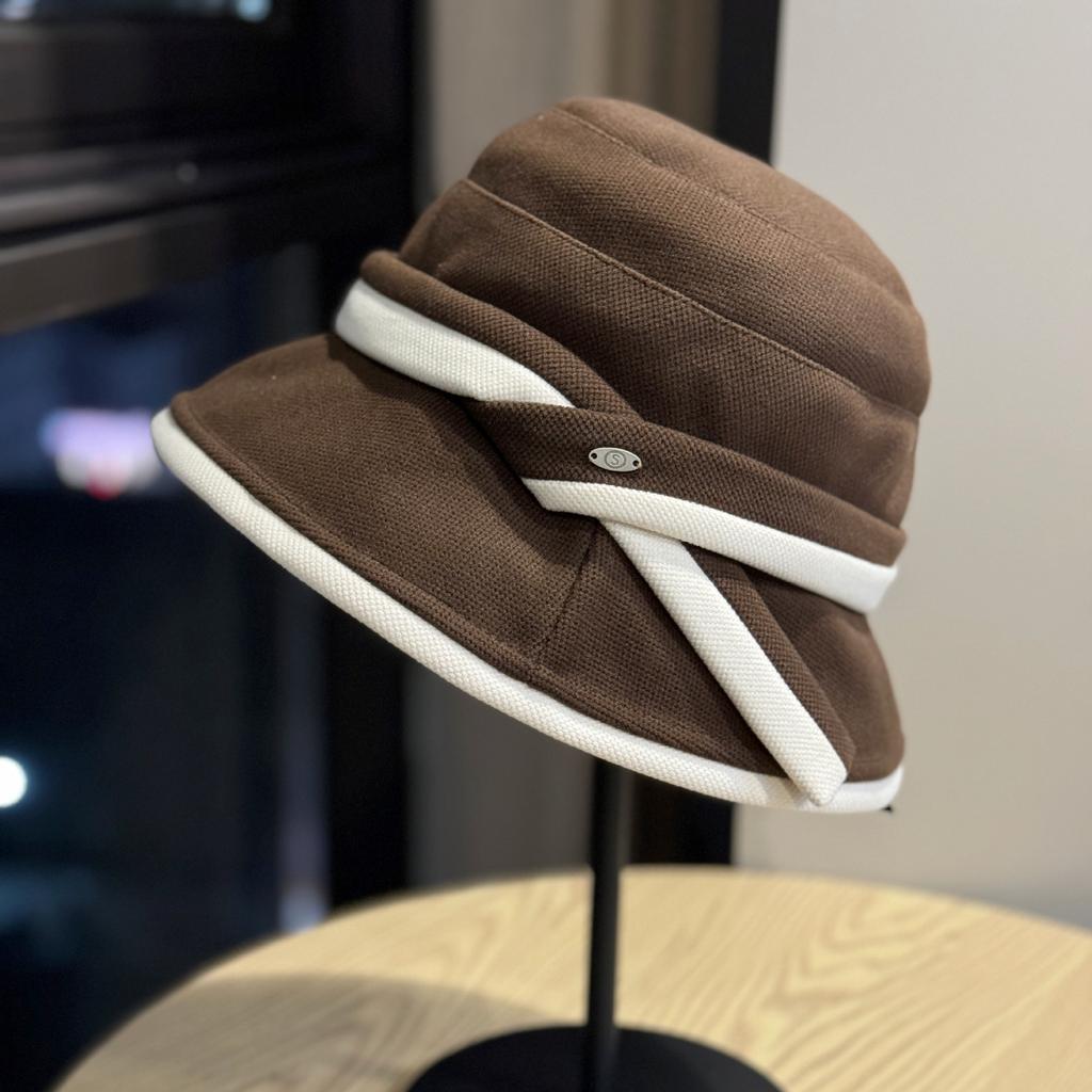 New Spring and Autumn Hats for Women with Color Matching Straps Simple Letters and Small Markings Fisherman Hats Versatile Showing A Small Face