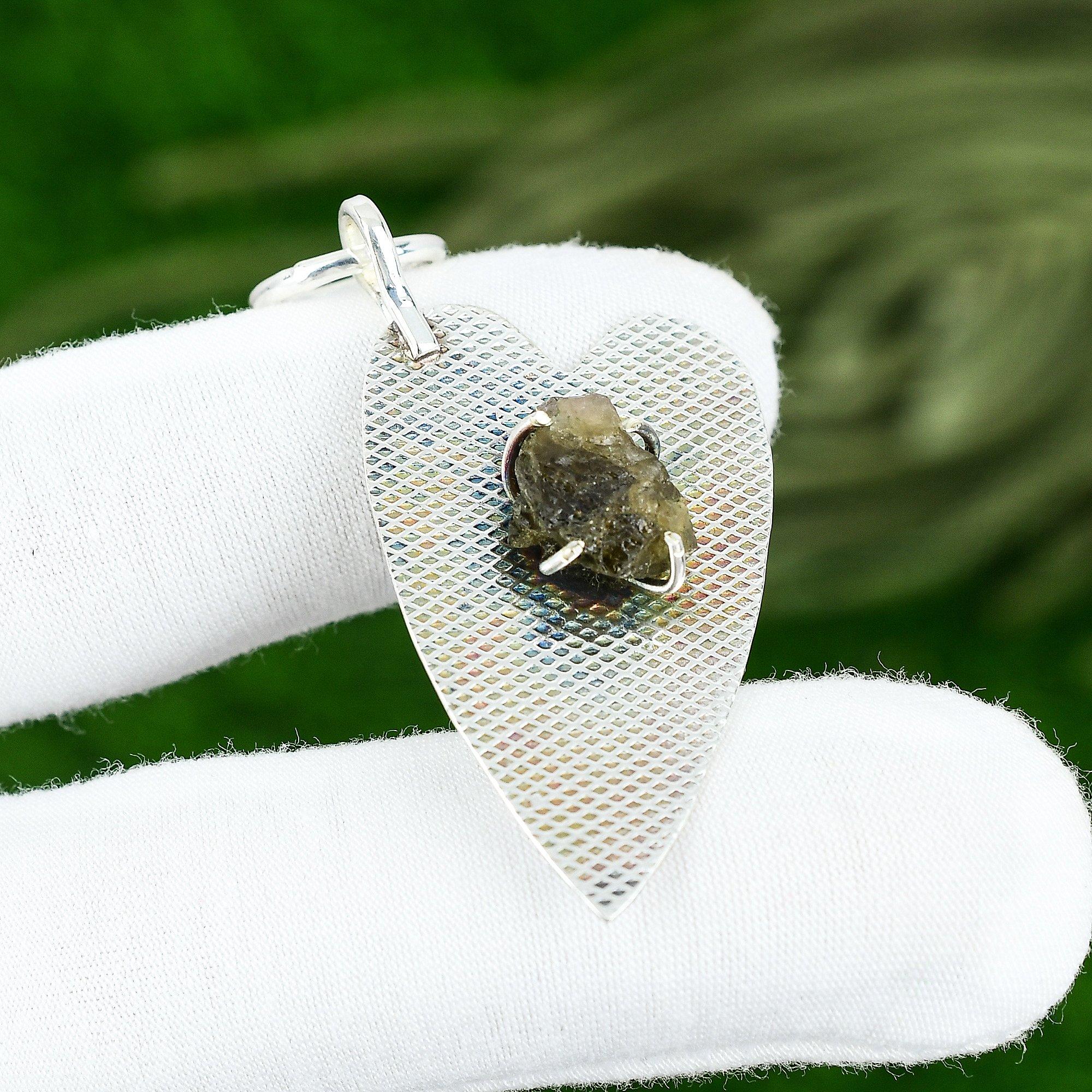 

Prehnite Rough Stone 925 Silver Wife Artisan Wedding Trendy Bezel New Pendant