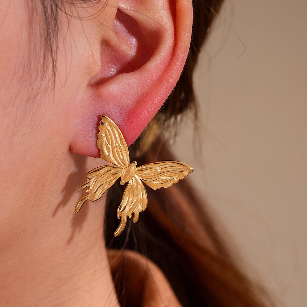 1 Pair of Golden Butterfly Pendant Earrings