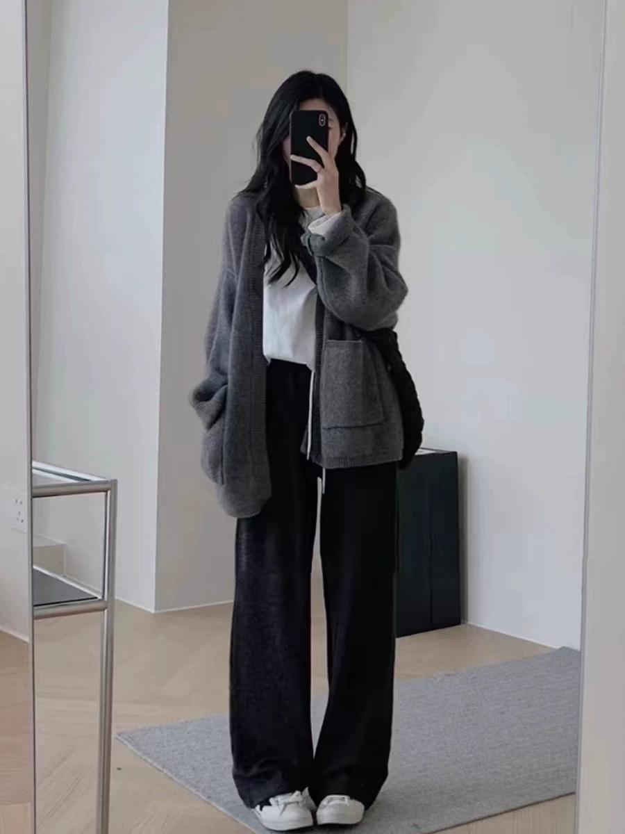 

2025 Korean Style Loose Knit Cardigan - Solid Color Pocket Sweater Coat for Women, Autumn/Winter Trend. One Size [80-130] сірий колір
