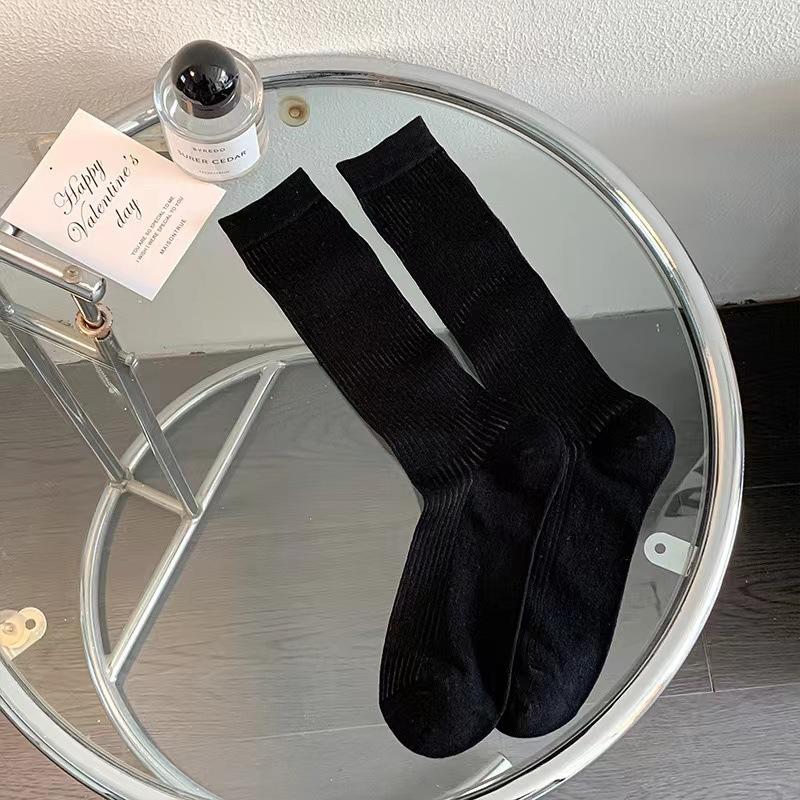 Stretched-style Ballet-style Socks, Women's Summer Thin and Versatile Mid-calf Socks, Pull A Pair of Black and White Socks