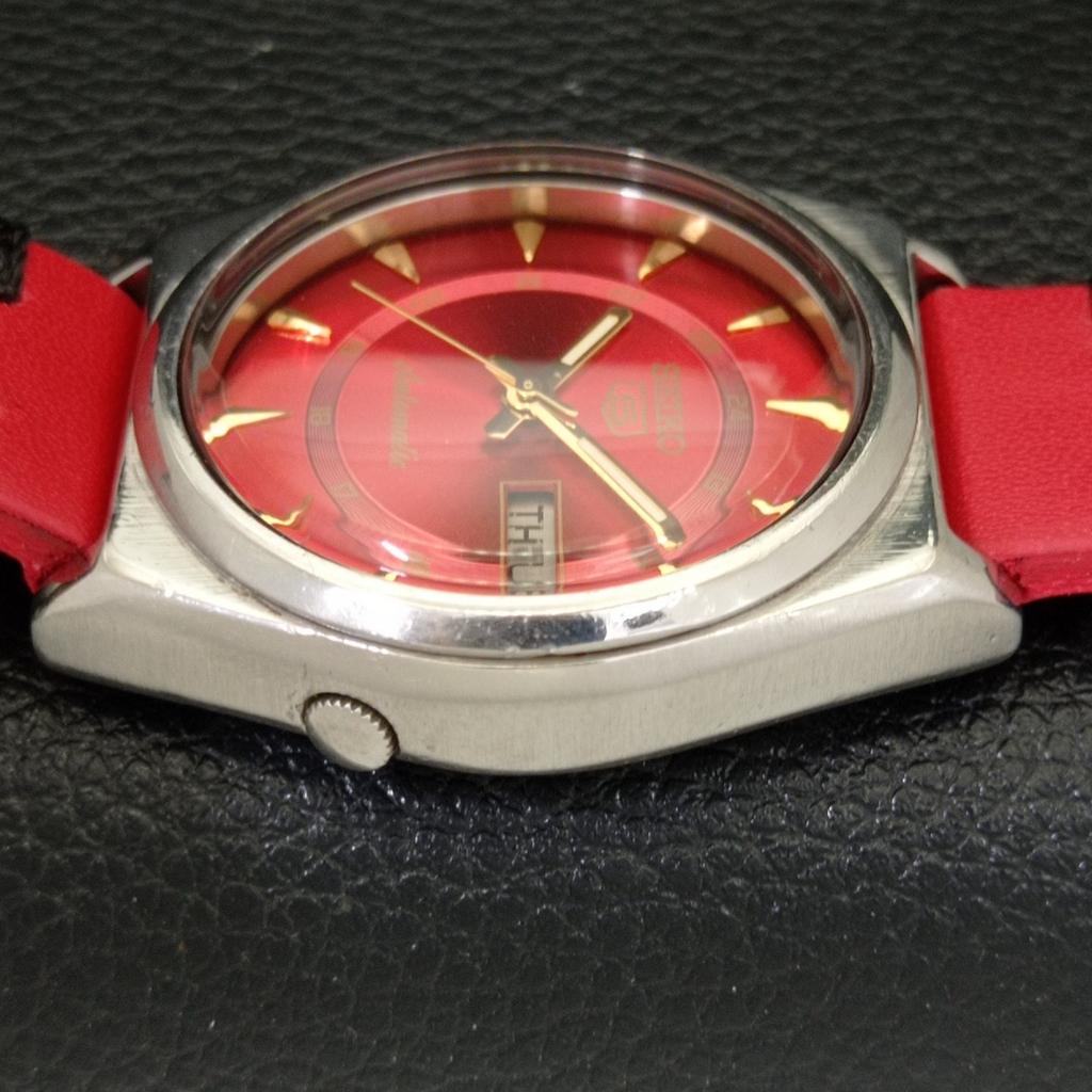 USED VINTAGE SEIKO 5 AUTOMATIC 7009A JAPAN MENS RED COLOR DIAL WATCH A433406-2 R116-a433406