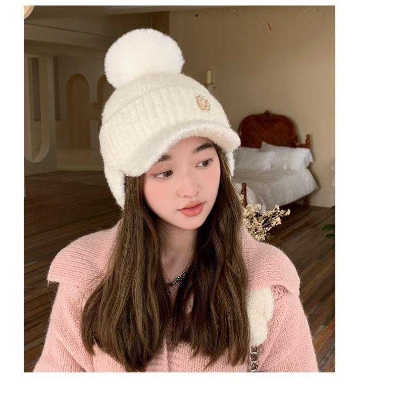 Cappello da donna autunnale e invernale caldo e resistente al freddo in maglia di filato con velluto spesso e protezione antivento per le orecchie, berretto a becco d'anatra