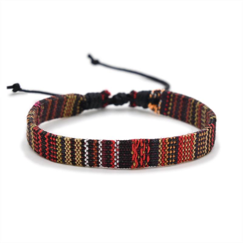 

Многоцветный браслет ручной работы из хлопка и льна в этническом стиле