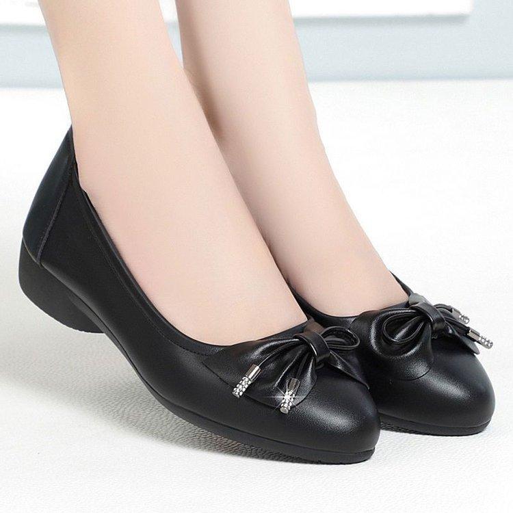 2025 Autumn New Women's Shoes Wedge Heel Mother Shoes Soft Sole Light Mouth Black Work Shoes Non-slip Foreign Style Doudou Shoes