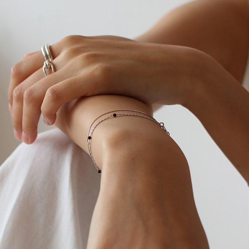 NORMALLEE [White Gold] Silky Line Bracelet
