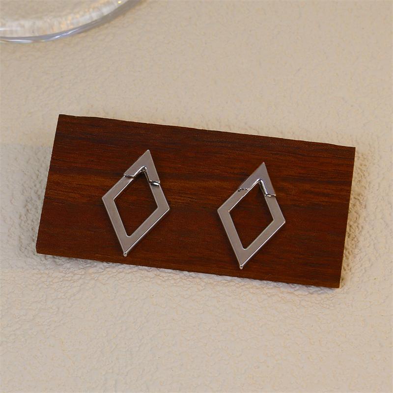 Simple Geometric Rhombus Hollow Line Creative Stud Earrings for Women Personality Temperament Minimalist Jewelry