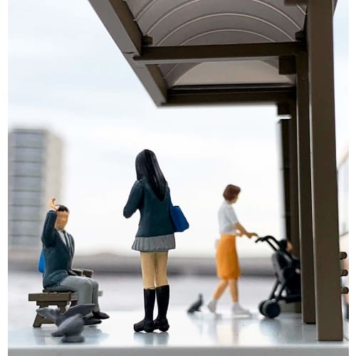TOMYTEC DioColle 64 1/64 #CarSnap 05a Bus Stop ABS Accessories & PVC Doll & Small Item Set (Assembled)