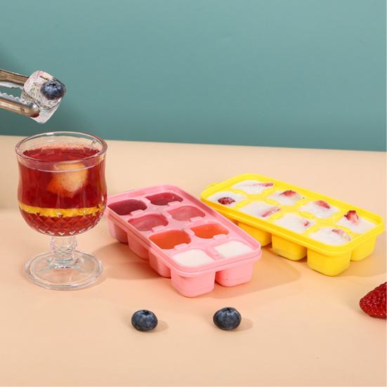 Eiswürfelform mit Deckel Stapelbare Eiswürfelformen für Gefrierschrank Ein-Klick-Entriegelung Versiegelter Eiswürfelbereiter für den Heimgebrauch