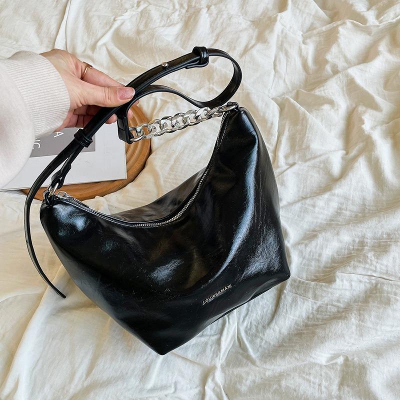 Underarm bag women's large-capacity new niche design fashionable and versatile single shoulder handbag bucket bag