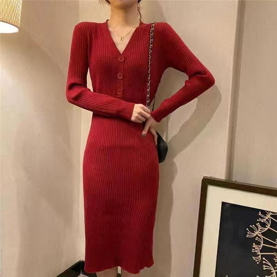 Long-Sleeve Slim Fit Maxi Dress for Fall/Winter - Knit Bodycon Midi Dress with Waist Detail